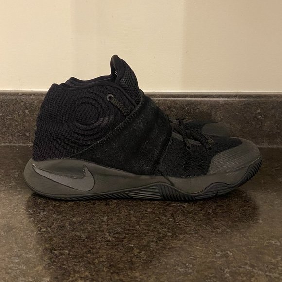 Nike Kyrie 2 'Triple Black' - Size 5Y - Picture 2 of 11
